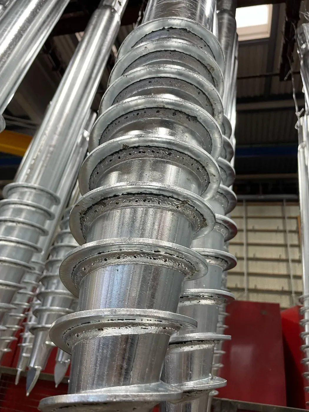 After hot-dip galvanizing, poor quality was found: the weld seam leans toward the steel pipe, causing unstable steel strip welding and poor galvanizing quality.