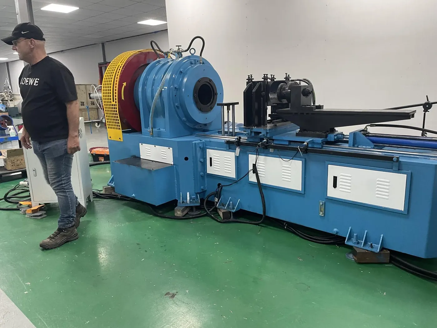 Ein professioneller Hersteller von Industrieausrüstung in Foshan, Provinz Guangdong.